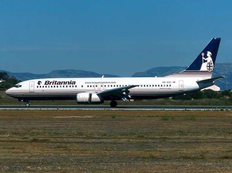 B737-800 SE-DZI