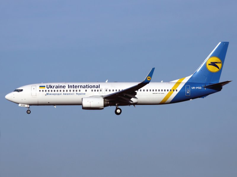 B737-800 UR-PSD