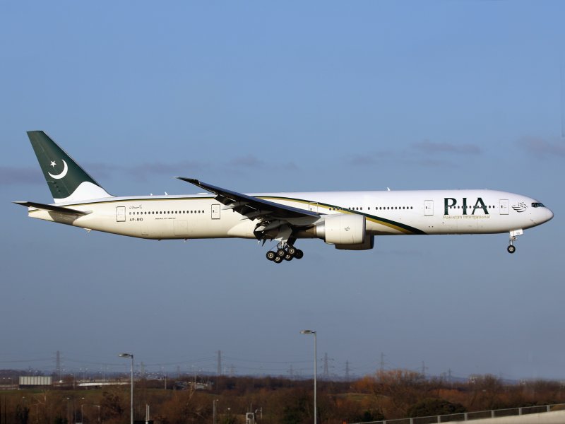 B777-300  AP-BID