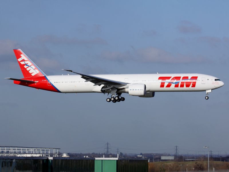 B777-300  PT-MUD