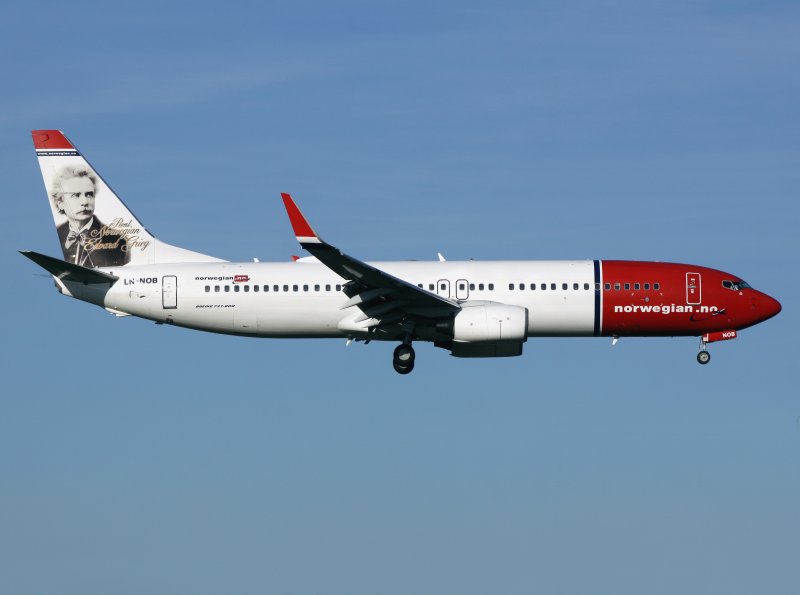 B737-800   LN-NOB