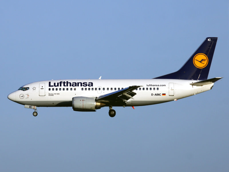 B737-500  D-ABIC