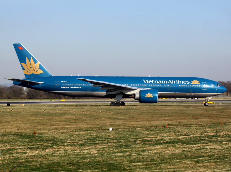 B777-200ER  VN-A142