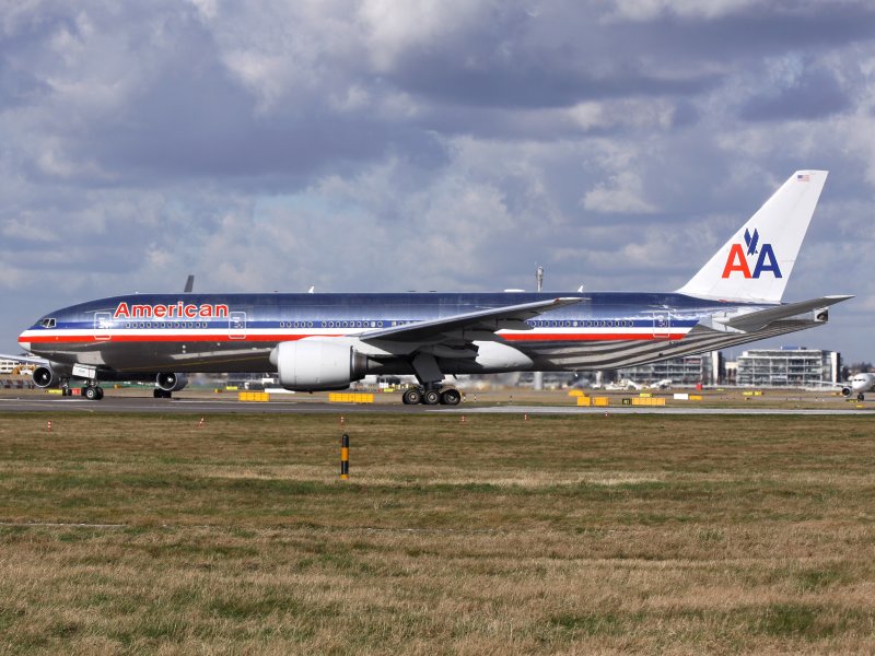 B777-200  N761AJ