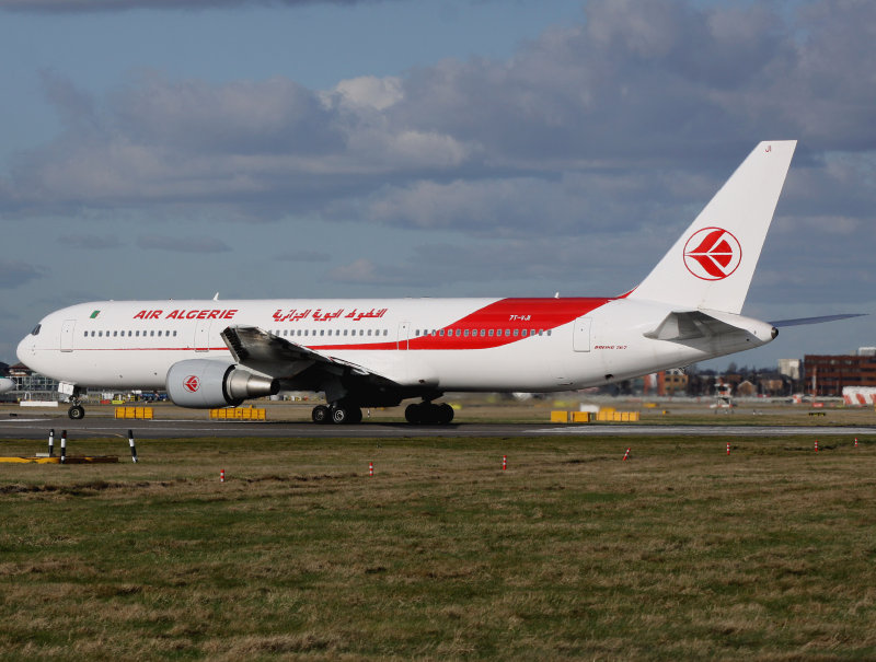 B767-300  7T-VJI