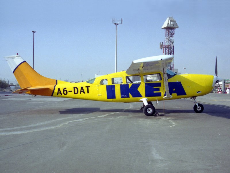 Cessna C206 Cardinal A6-DAT