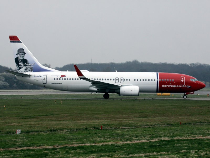 B737-800  LN-NOR