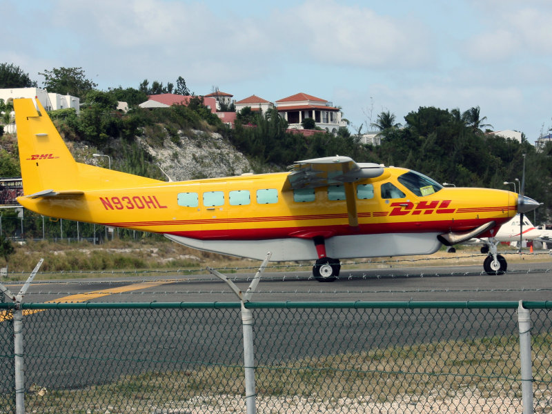 C206  N930HL