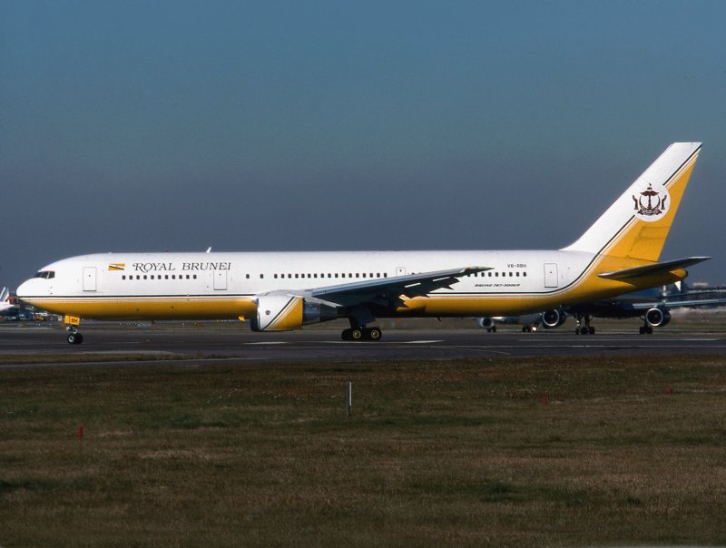 B767-300  V8-RBH