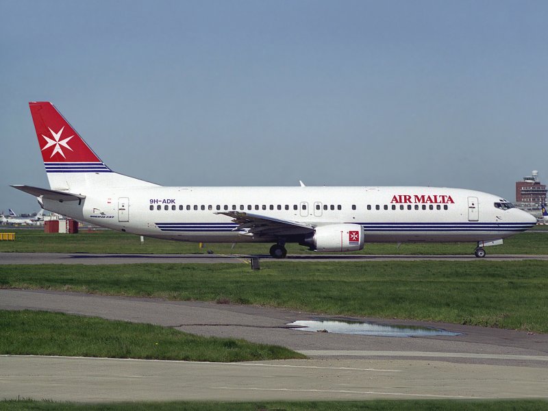 B737-400  9H-ADK  