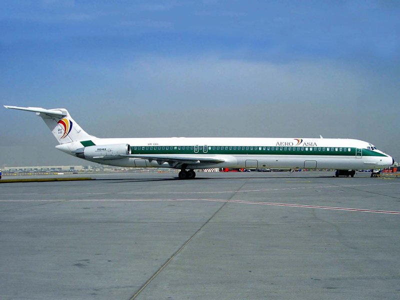 MD82 UR-CEL