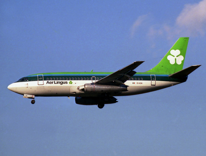 B737-200 EI-ASA