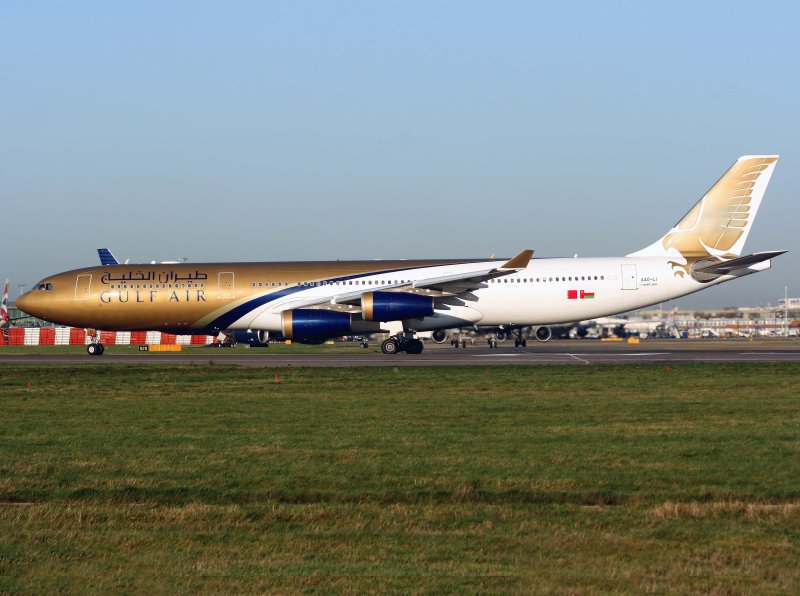 A340-300 A40-LI