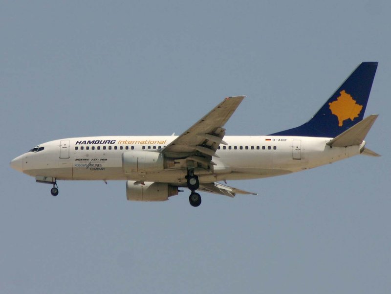 B737-700  D-AHIF