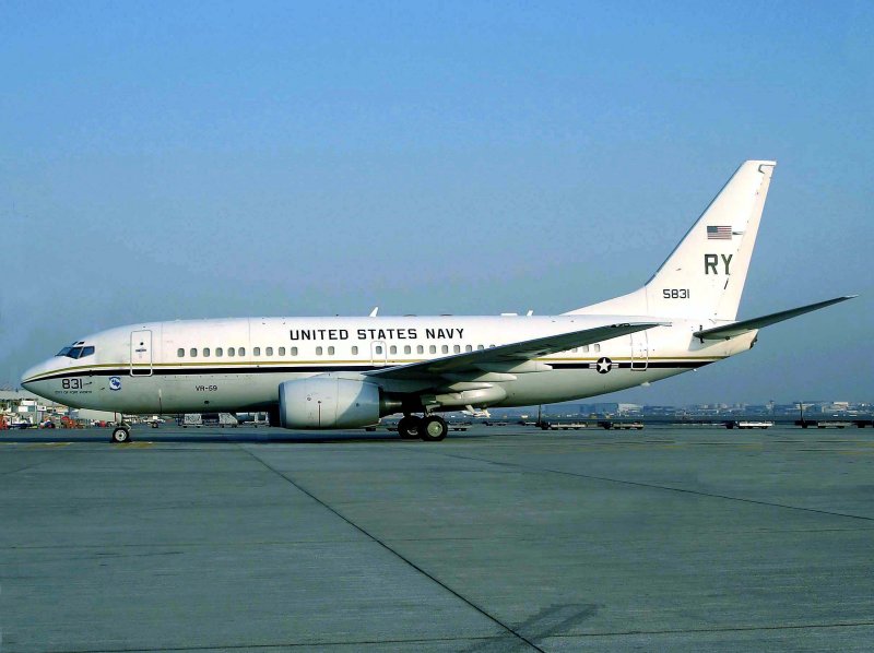 B737-NG 5831