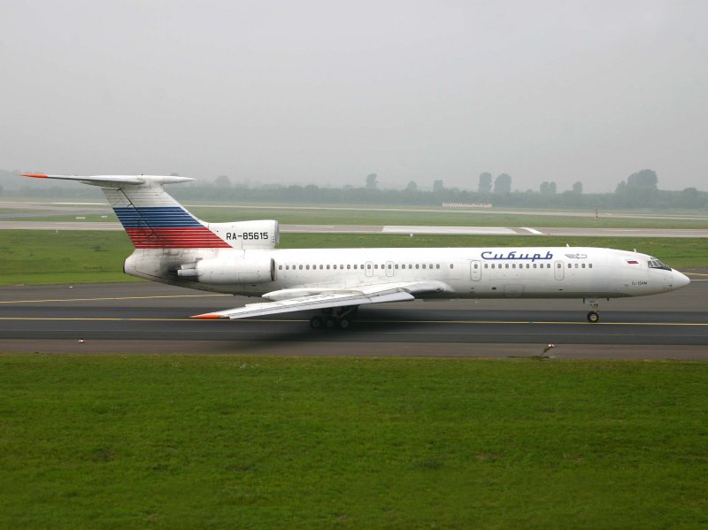 TU-154M RA-85615 