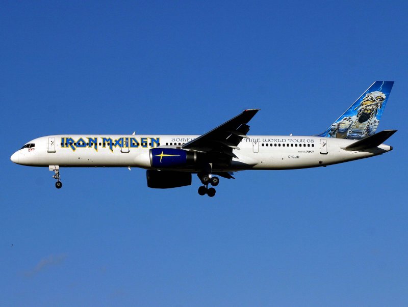 B757-200 G-OJIB