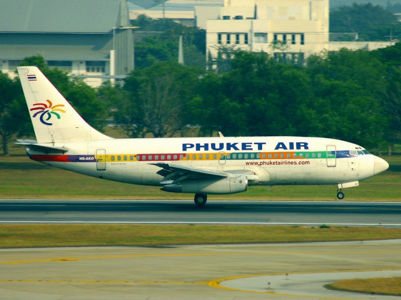 Boeing 737-200 HS-AKO