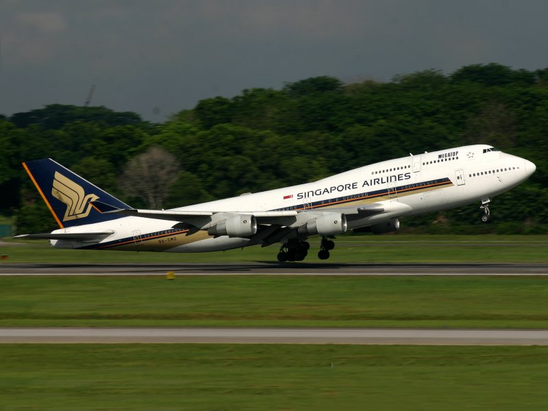 Boeing 747-400 9V-SMO