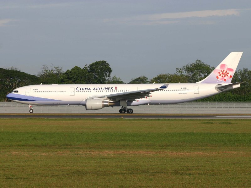 A-330-300 B-18351