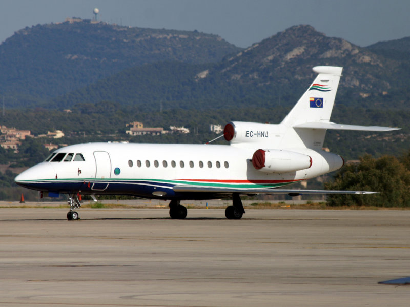 EC-HNU Falcon 900