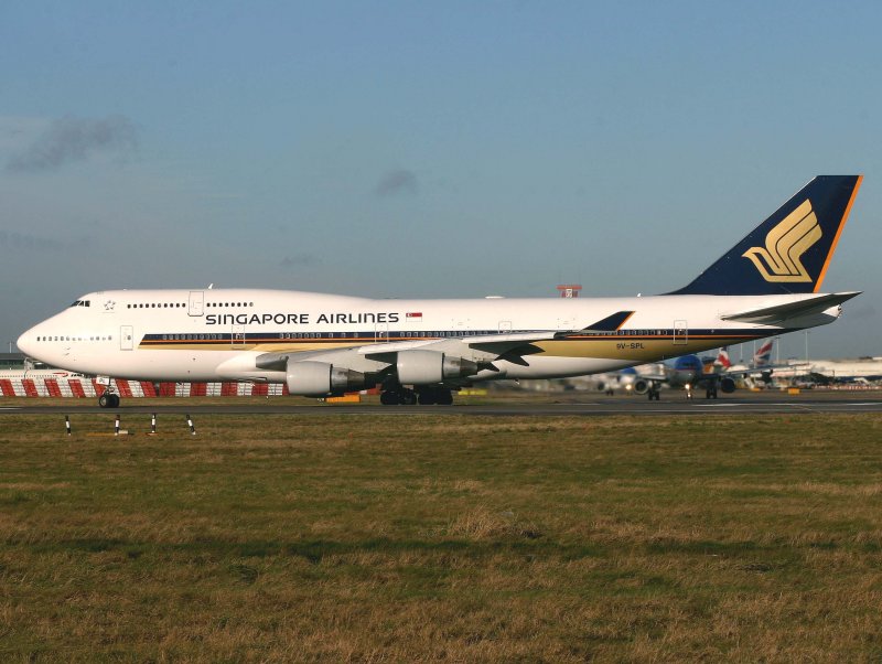 B.747-400 9V-SPL