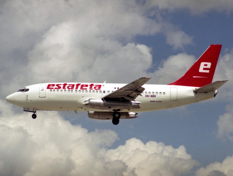 B737-200 XZ-ADV 