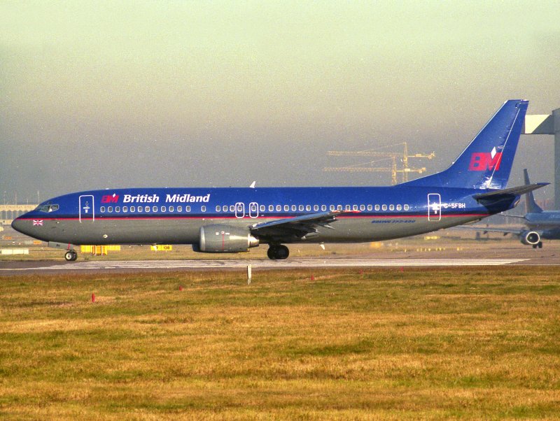 B737-400 G-SFBH 