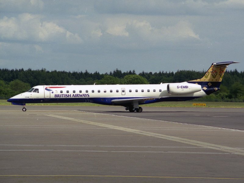 EMB145 G-EMBI