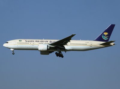 B772  HZ-AKP