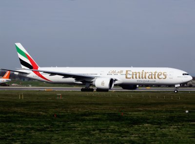 B777-300  A6-ECR