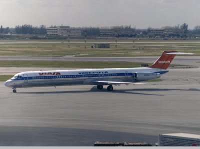 MD-82   N1005A