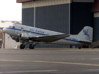 DC-3  G-AMHJ