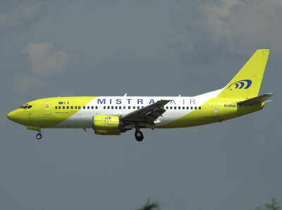 B737-300   EI-DVA