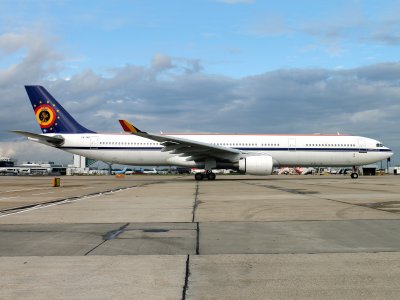 A330-300  CS-TMT