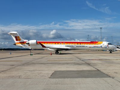 Canadair CRJ-900  EC-JYV