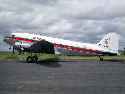 Douglas DC-3  Dakota  5Y-AAE