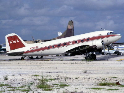 DC-3   N700RC