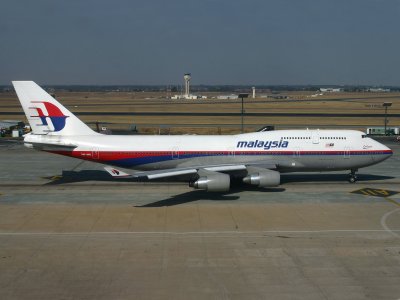 Boeing 747-400 9M-MPJ