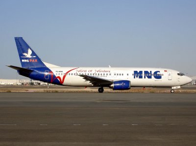 Boeing 737-400 TC-MNI 