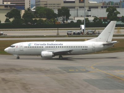 Boeing 737-300 PK-GHV