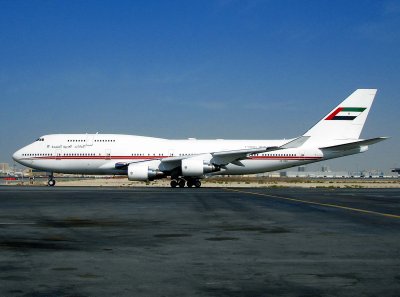 Boeing 747-400 A6-HRM
