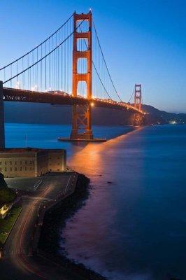 Golden Gate Bridge at dusk