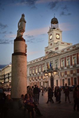 Dusk at Puerta del Sol