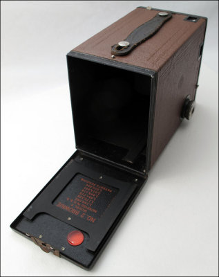09 Kodak No.2 Box Brownie.jpg