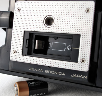 03 Bronica ETRS Body.jpg