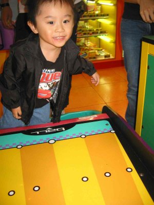 10_8_06m.jpg