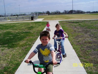 Grandkids-Family Picnic-Mar 2011 008.JPG