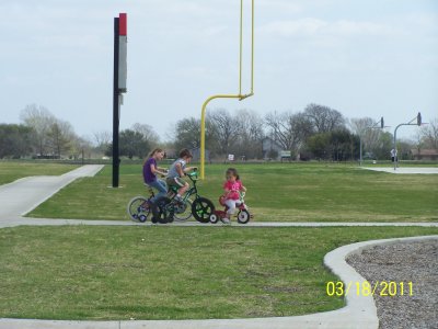 Grandkids-Family Picnic-Mar 2011 037.JPG