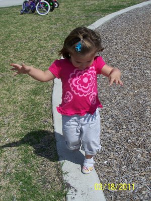 Grandkids-Family Picnic-Mar 2011 076.JPG